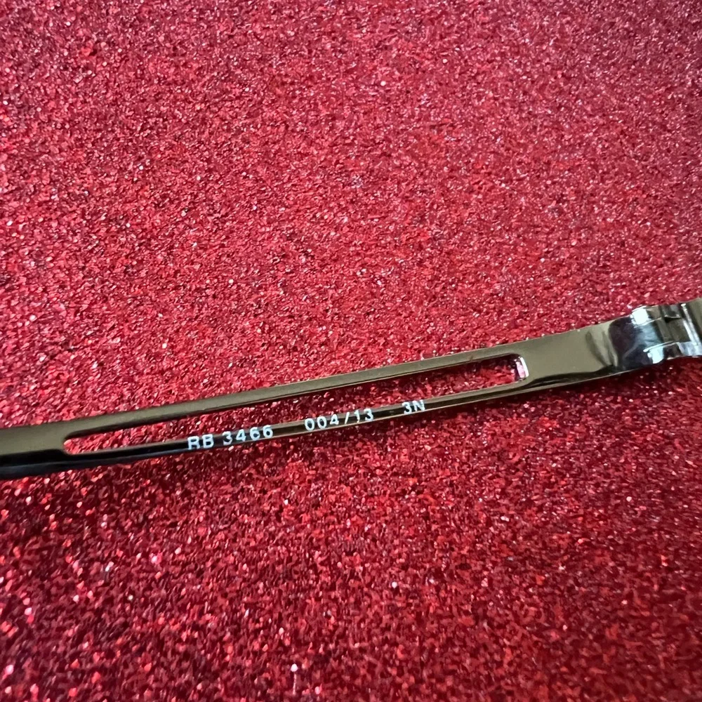 Ray-Ban Sunglasses 😎 - Picture 6 of 7